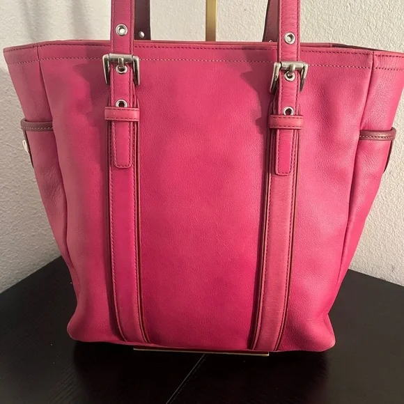 π Y2K (2005) Coach Fuchsia Leather Tote Bag - Picture 10 of 14